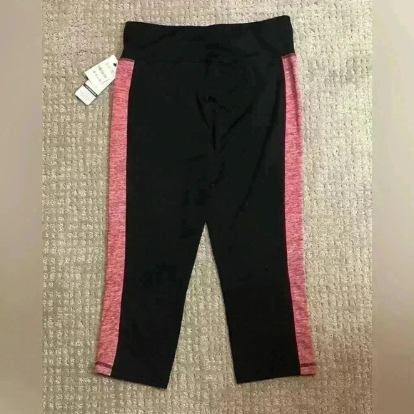 Ideology Black and Sangria Colored Athletic Leggings Size Medium NWT - Picture 3 of 10